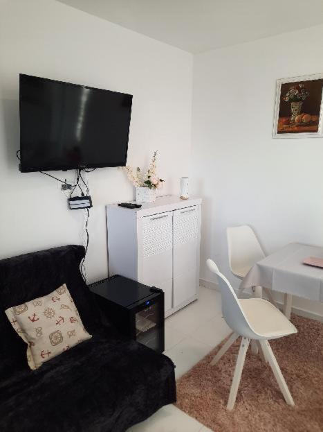 Penzion U Kapitana Apartman Vir Kültér fotó
